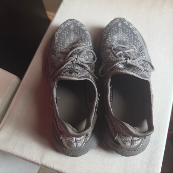 Men’s Adidas Ozweego Sneakers - Picture 4 of 8